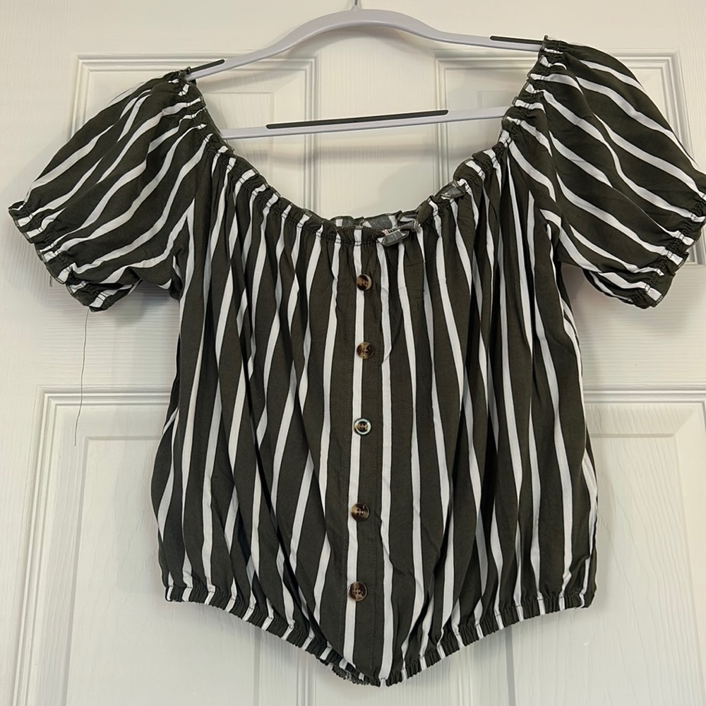 Mi ami green striped off shoulder crop top, small